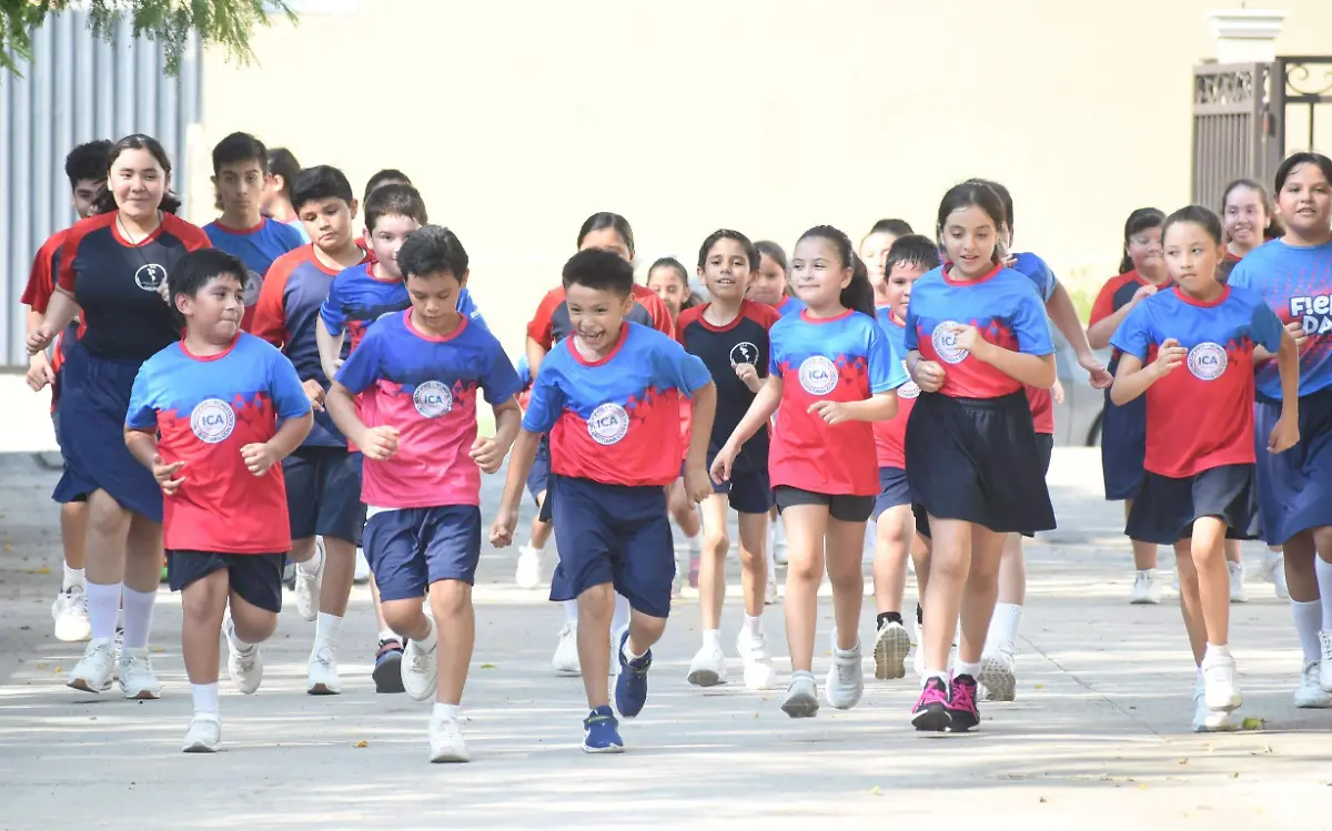 Alumnos del Instituto Cultural América se preparan para la carrera de El Sol de Tampico Vladimir Meza (1)